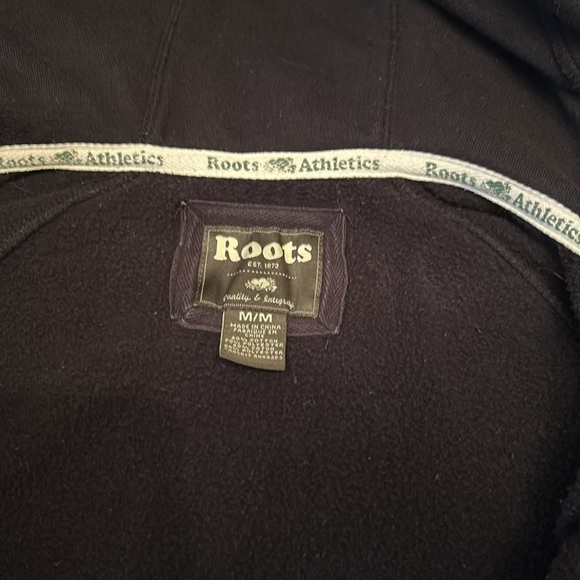 Roots zippered hoodie. Size medium - Picture 4 of 5